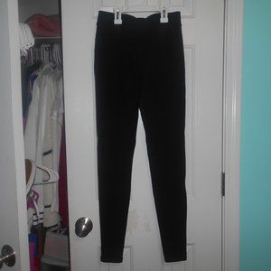 girl black leggings